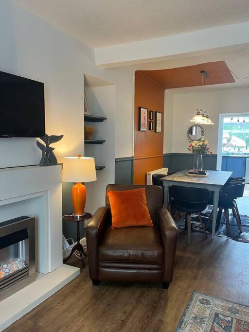 Lobster Cottage - Stylish 3 Bedroom Cottage In Heart Of Tenby Town, Pembrokeshire 외부 사진